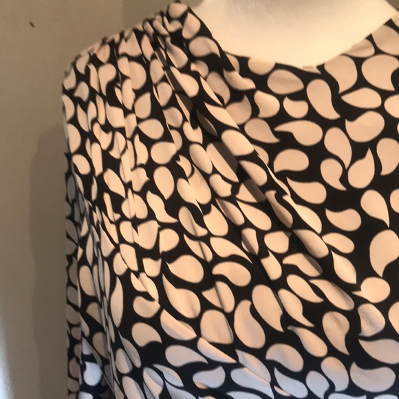 “DIANE von FURSTENBERG” VINTAGE Black and White Dress. - Picture 4 of 13